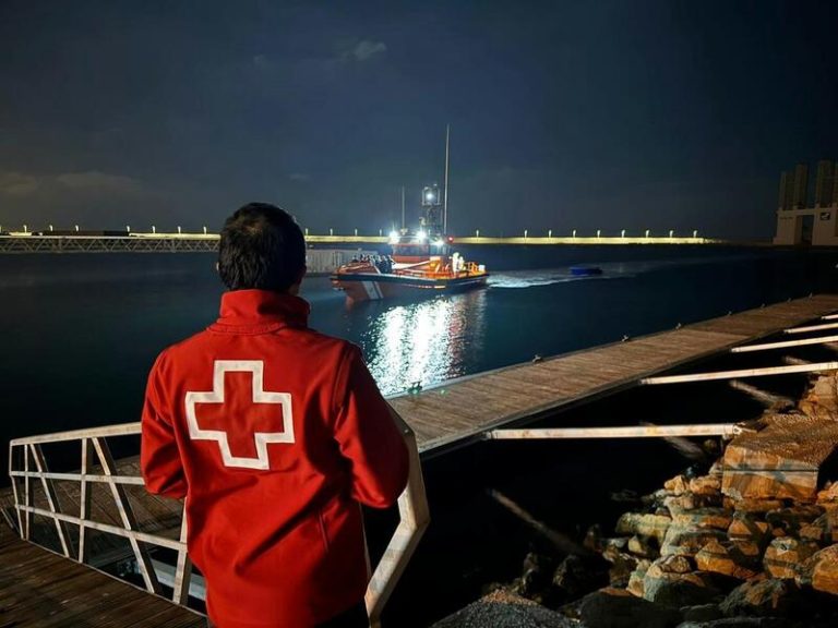 Alicante: Rescatan a 40 migrantes en 3 pateras, incluyendo 5 menores