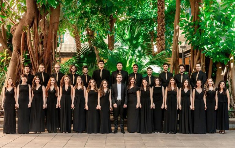 El Festival de Música Antigua y Barroca de Peñíscola, Castellón, empieza con cine, desfile de animación y conciertos