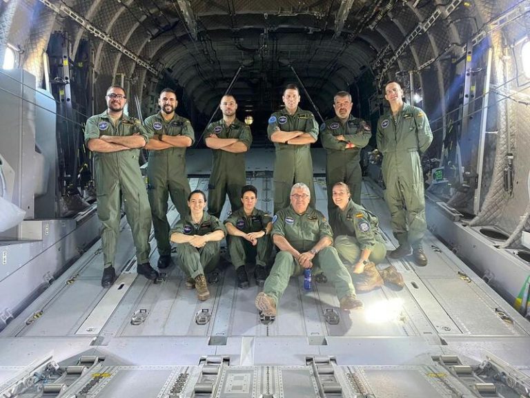 España recibe con los brazos abiertos a 16 niños de Gaza: Defensa moviliza un avión y un equipo médico