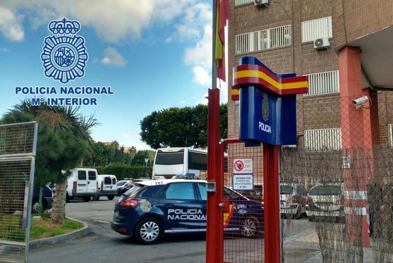 Un matrimonio es detenido por apropiarse de los bienes de una niña huérfana en Granada