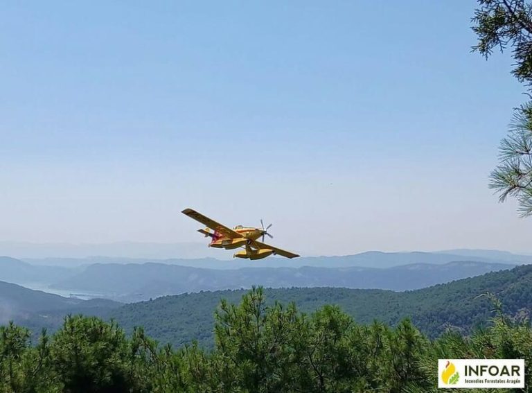Se está combatiendo el incendio en El Pueyo de Araguás con la ayuda de estos asombrosos aparatos