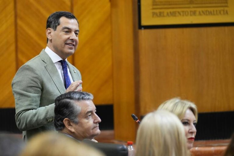 Moreno acusa a Moncloa y Ferraz de querer que se hable del 