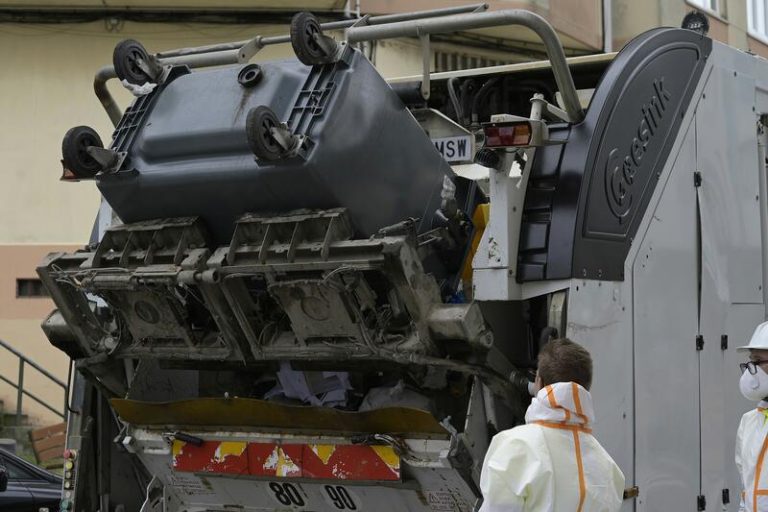 Greenpeace denuncia que España aplica a medias las directivas europeas y los Ecologistas demandan un sistema SDDR