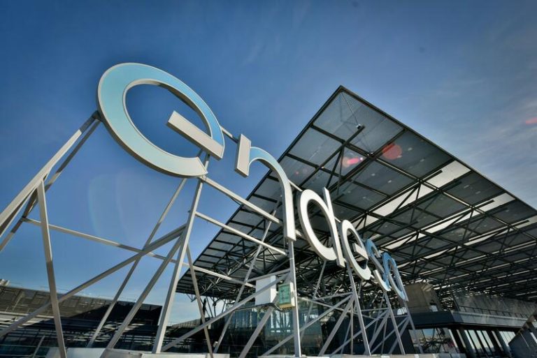 Endesa vendió casi la mitad de su negocio solar en España a Masdar por una fortuna