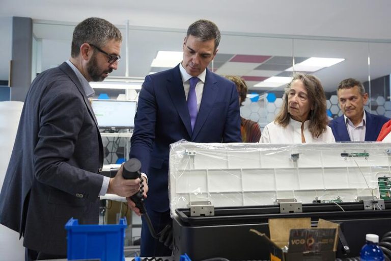 Vitoria acoge a Sánchez y a Veltium, líderes en la revolución de la recarga de vehículos eléctricos