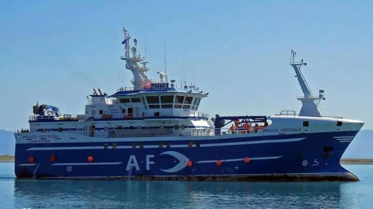 El Ministerio de Defensa repatriará a los náufragos del buque 'Argos Georgia' a Santiago y Madrid