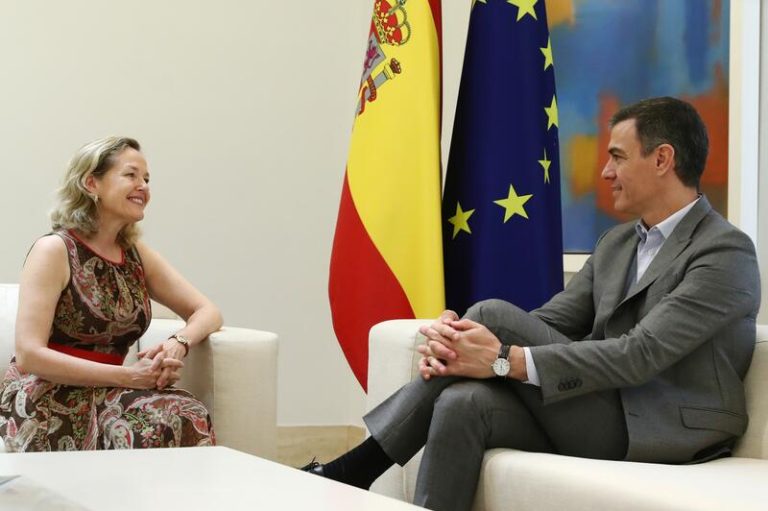 Ayudas de la UE para impulsar la agricultura y bioeconomía en España: Sánchez y Calviño analizan opciones