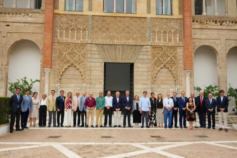 Alcalde de Sevilla invita al Rey a presidir los actos del centenario de la Exposición