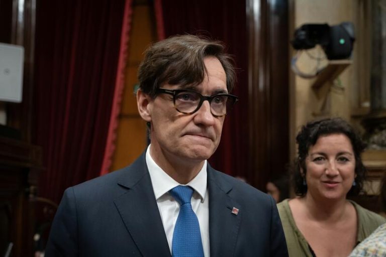 El PSC junta a su ejecutiva mientras ERC valora un preacuerdo para investir a Illa