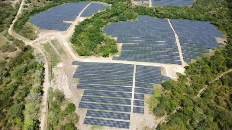 ¡Grupo Negratín hace historia! Terminan su enorme planta fotovoltaica de 100 MW en Colombia