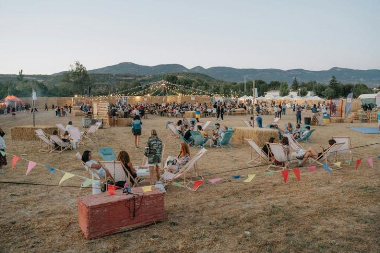 Cariño, Cupido y Burning en la cuarta edición del Festival de las Artes Brizna de Ayerbe