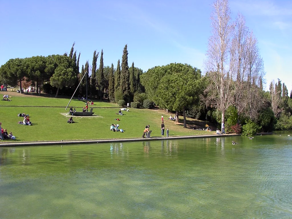 2435620213 4539f2e964 b