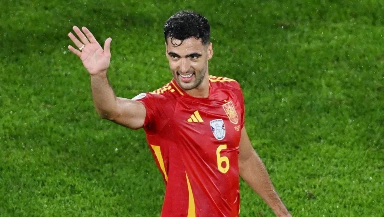 Mikel Merino tiene precio diferente para Atlético y Athletic