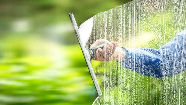 5 trucos caseros infalibles para limpiar los cristales de las ventanas por fuera