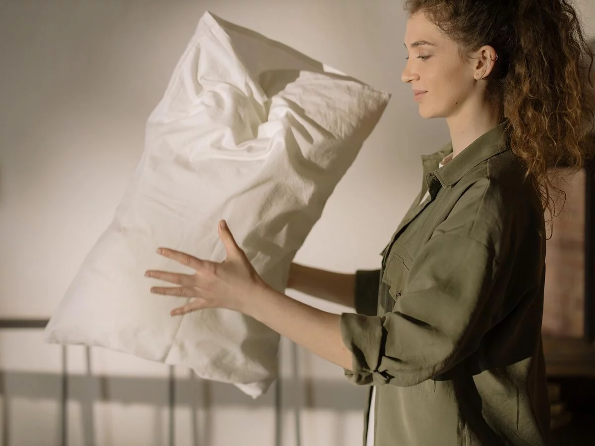 7 trucos infalibles para eliminar las manchas amarillas de las almohadas 7 trucos infalibles para eliminar las manchas amarillas de las almohadas
