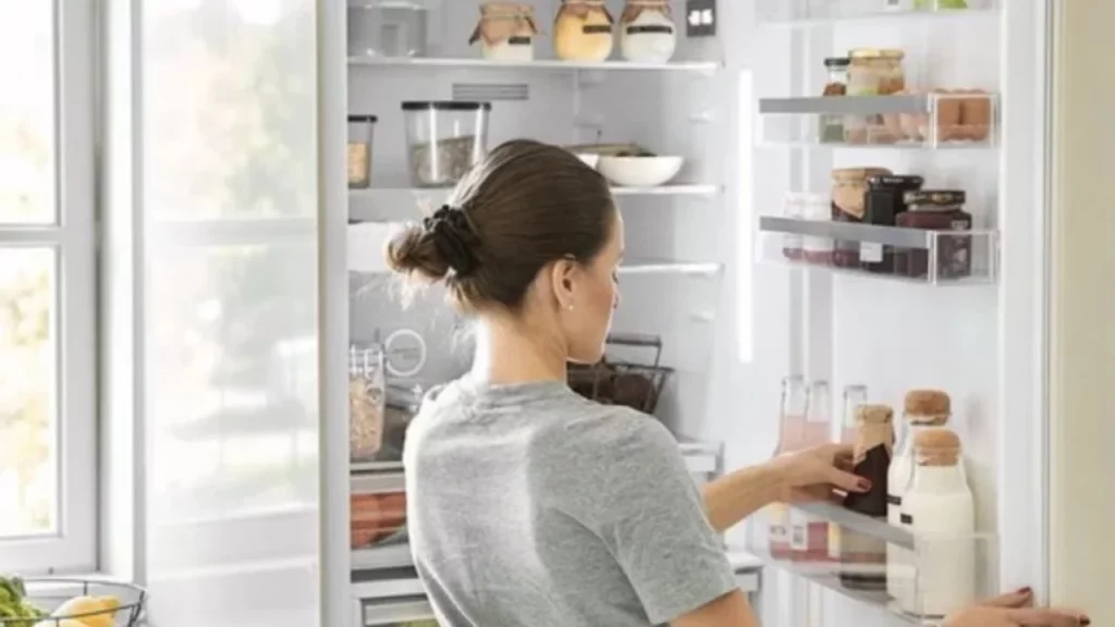 El truco del corcho de vino en la nevera para ahorrar energía: ¡descúbrelo! 83 Ahorra energía llenando espacios vacíos