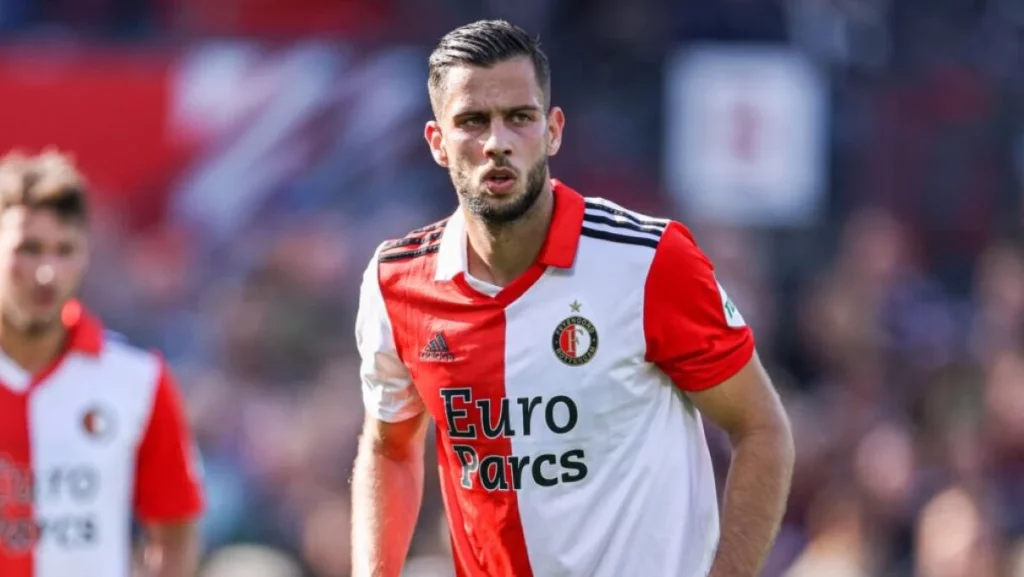 El factor que frena el fichaje de Hancko por el Atlético 45 Ahorro en el mercado