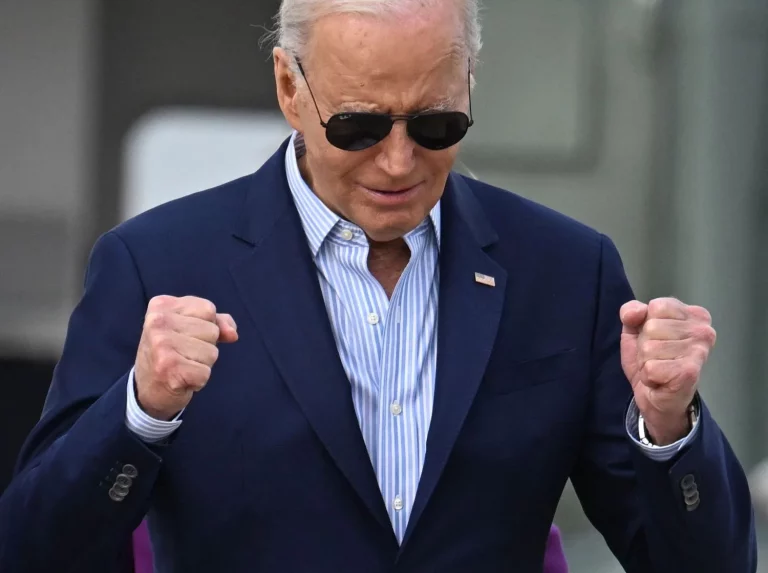 Biden se tambalea pese a aferrarse al poder de La Casa Blanca