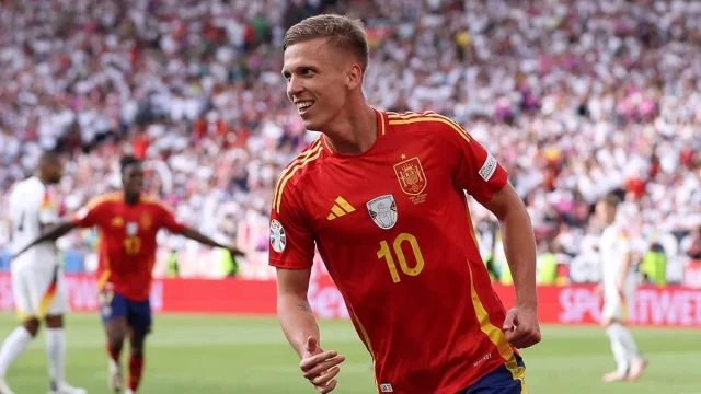Dani Olmo y el FC Barcelona llegan a un acuerdo