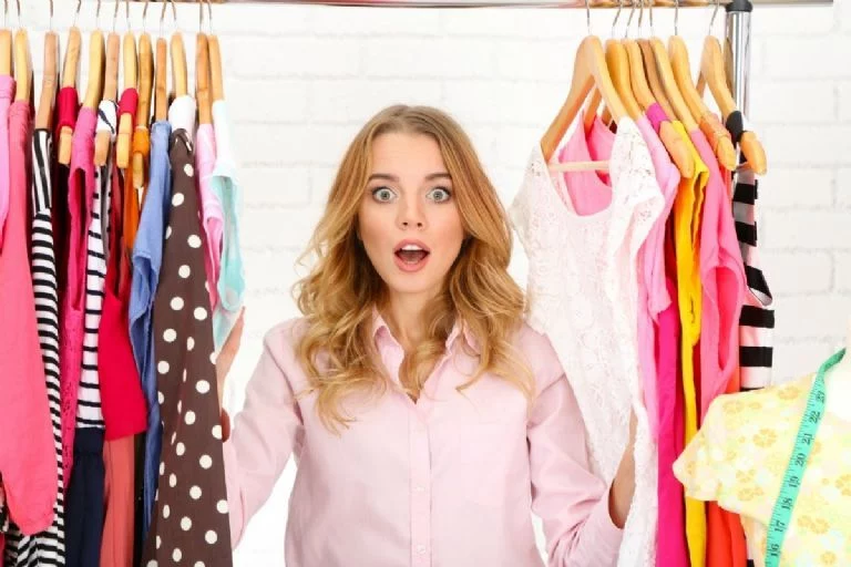 Cómo los colores pueden favorecer tu figura si tienes unos kilitos de más