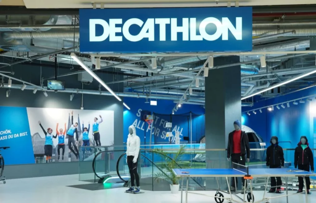 Decathlon te ayuda a no perder las llaves ni el móvil con su complemento de Converse para la playa