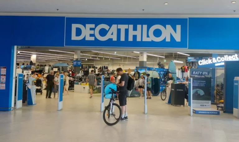 Decathlon te ayuda a no perder las llaves ni el móvil con su complemento de Converse para la playa