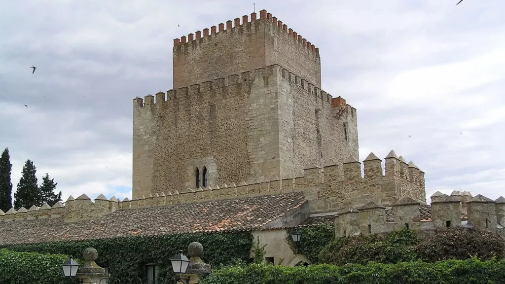 Descubre las imponentes fortificaciones