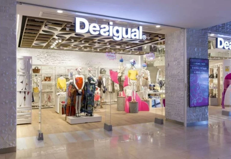 Los 8 vestidos de Desigual que arrasan por su precio y estilo: ¡una diva en verano!