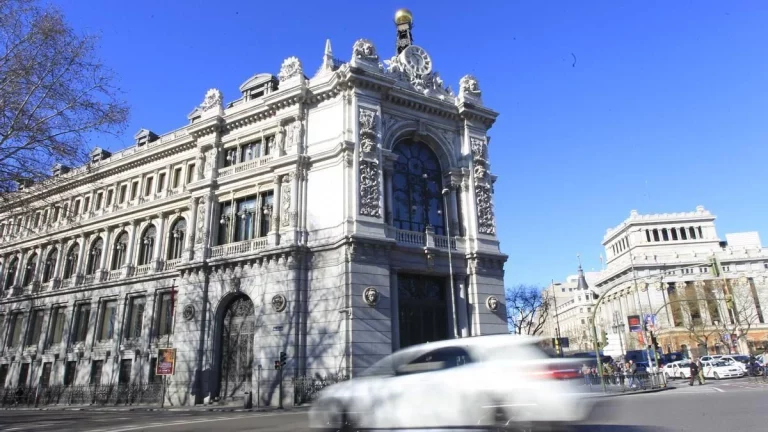 Escrivá celebra los disparados precios de la vivienda