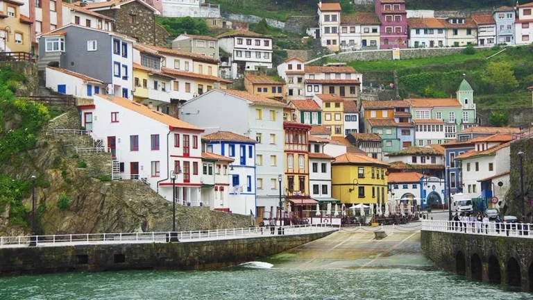Escapa del calor viajando a estos 3 pueblos de Galicia perfectos para un verano fresco