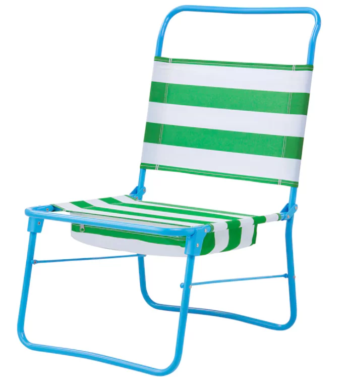 IKEA reinventa un clásico con la silla de playa cómoda más práctica y barata para el verano
