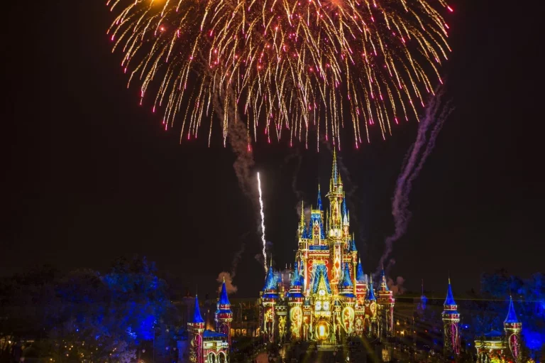 Disney enfrenta una huelga en el primero de sus parques
