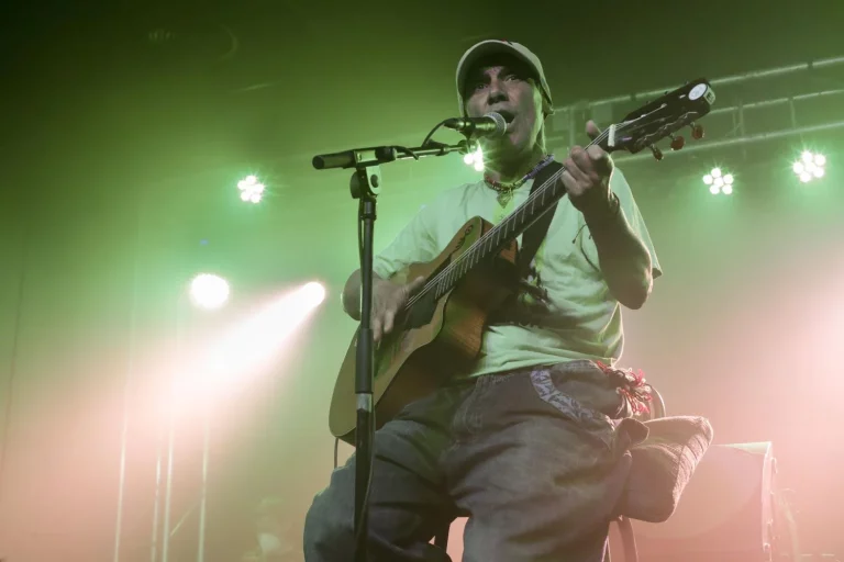 La música en español necesitaba el regreso Manu Chao