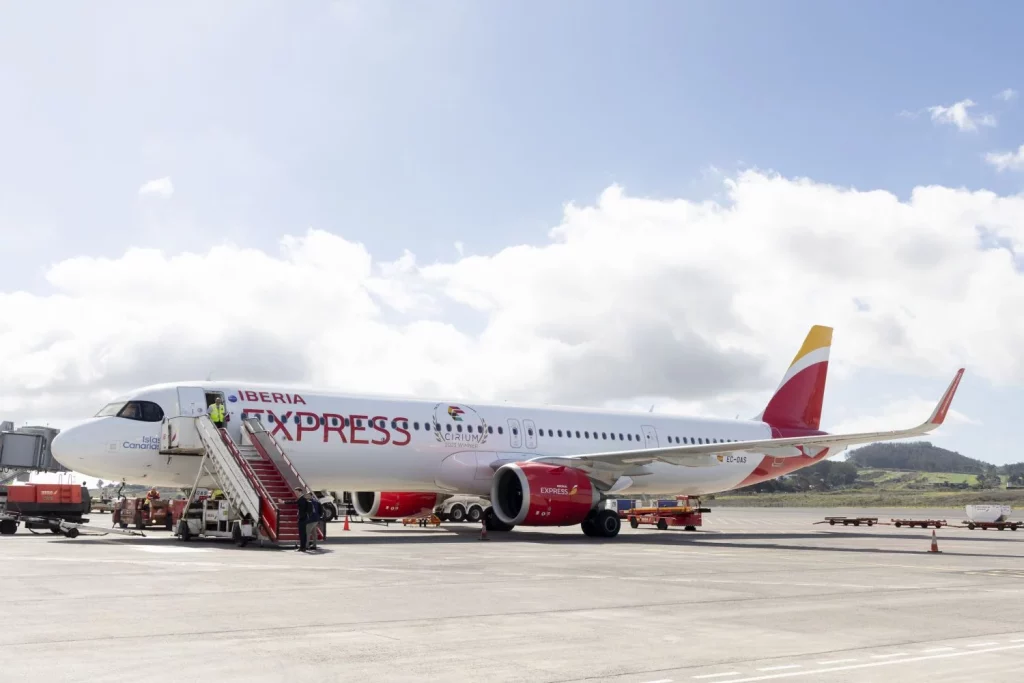 Como enfrentar un vuelo sobrevendido este verano 1 EuropaPress 5915366 avion iberia express bautizado nombre islas canarias