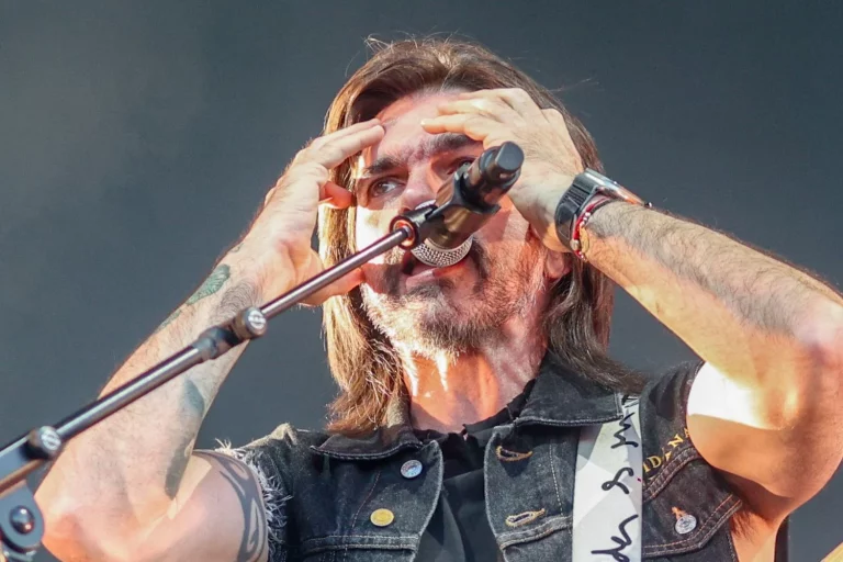 Juanes viaja por Latinoamérica en su paso por Río Babel