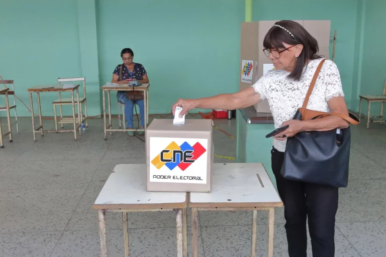Los líderes internacionales ponen en duda el resultado electoral en Venezuela