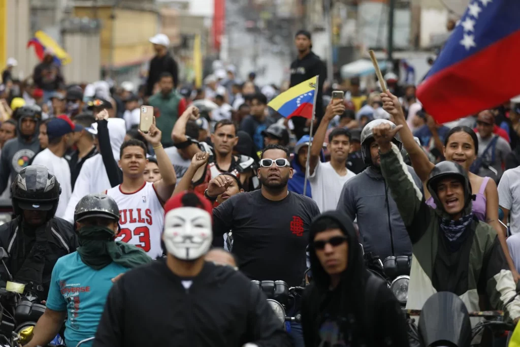 María Corina Machado publica las actas de las elecciones en Venezuela frente al silencio del Gobierno 1 EuropaPress 6119507 29 july 2024 venezuela caracas protesters shout slogans during