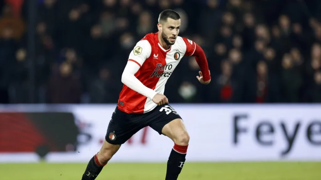 El factor que frena el fichaje de Hancko por el Atlético 43 Expectativa en el Atlético de Madrid