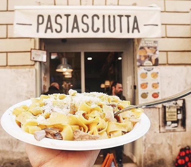 Exquisita pasta en Roma