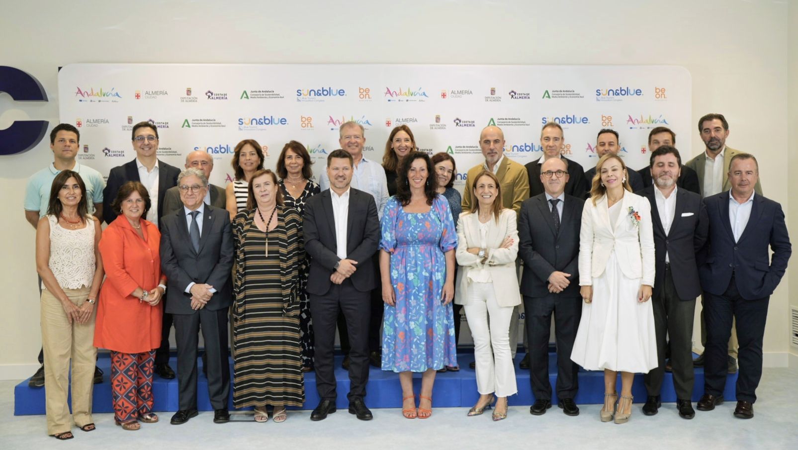 Sun&Blue Congress presenta el programa científico de su segunda edición 1 Foto de familia jornada de trabajo en CEOE