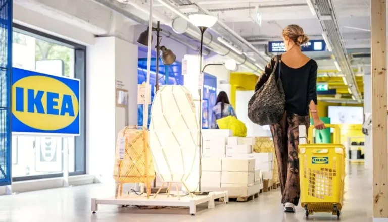 IKEA reinventa un clásico con la silla de playa cómoda más práctica y barata para el verano