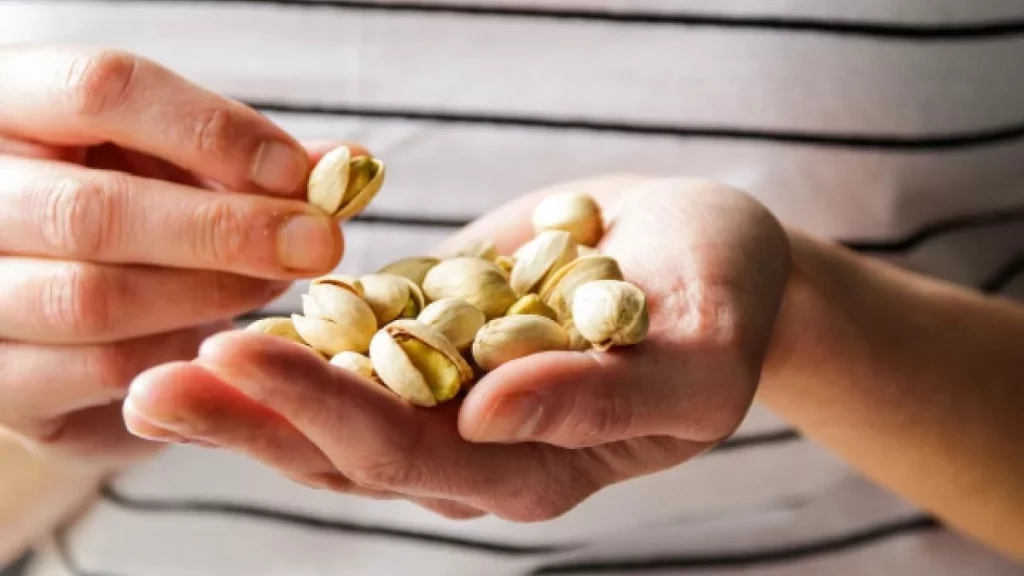 3 razones para NO incluir pistachos en tu dieta si quieres cuidar tus riñones 25 Impacto en la función renal global