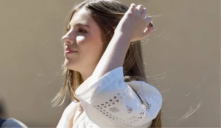 La foto nunca antes vista de lo que tiene en las piernas la infanta Sofía