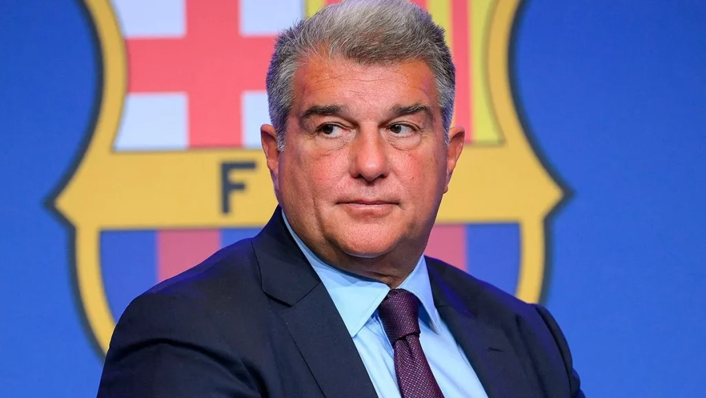 El palo descomunal de Laporta a Xavi al hablar de Hansi Flick 1 Laporta