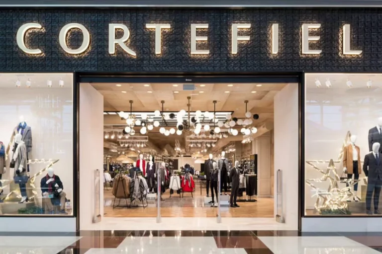 Las segundas rebajas de Cortefiel nos dejan una sofisticada selección de ropa de menos de 20 euros