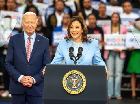 Los demócratas se saltan su propio reglamento para imponer a Kamala Harris Los demócratas se saltan su propio reglamento para imponer a Kamala Harris