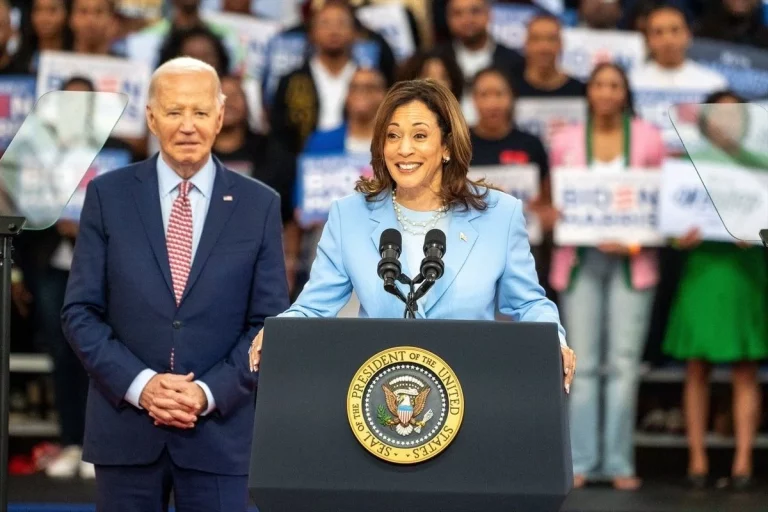 Kamala Harris, la única candidata hasta ahora en el bando demócrata