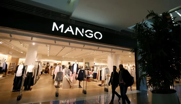 Mango se impone con los 3 mejores vestidos para lucir bronceado y aparentar una talla menos