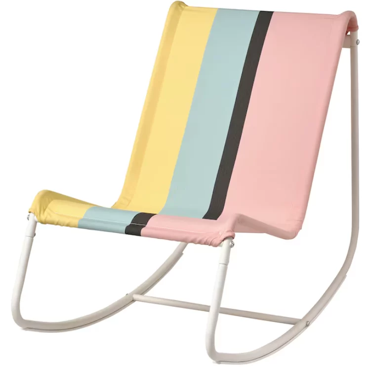IKEA reinventa un clásico con la silla de playa cómoda más práctica y barata para el verano