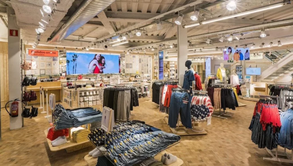 Lo más loco de Pull&Bear es esta camisa que podrías llevar (literalmente) hasta durmiendo